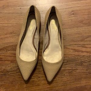 Seychelles tan flats. Size 8